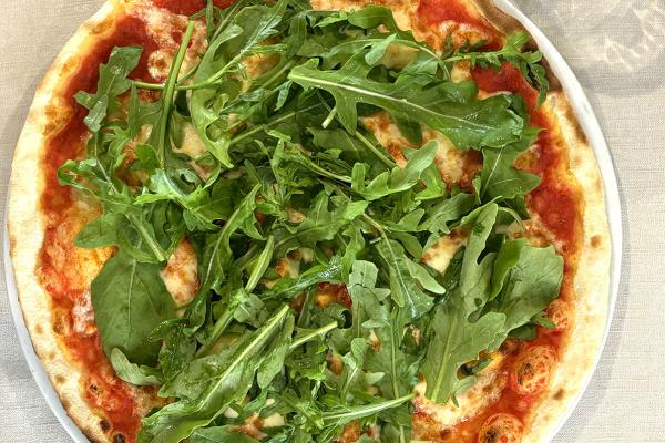 Pizza con rucola